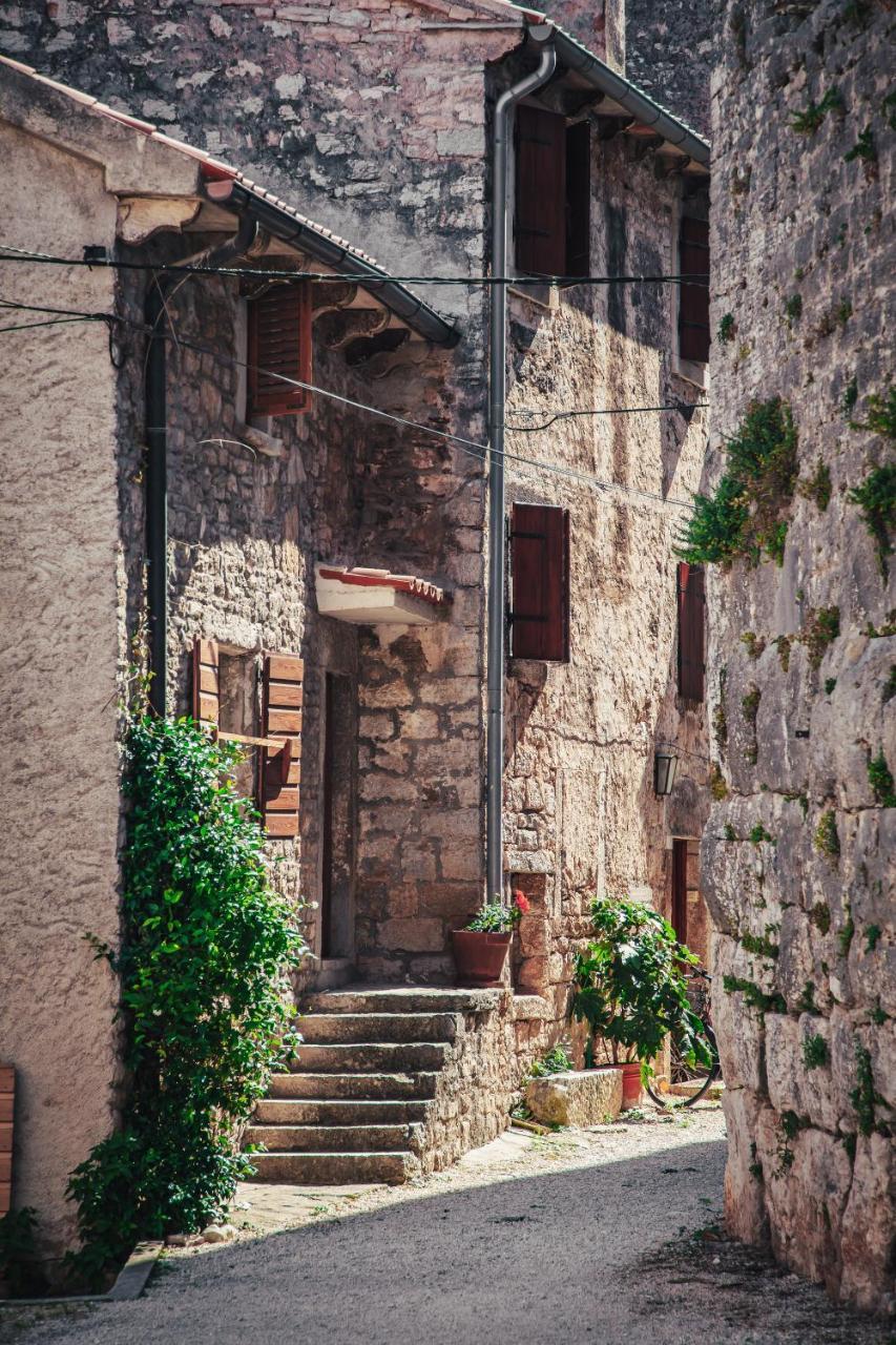 Apartment Castel Bale Exterior foto